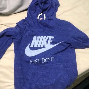 nike sweatshirt